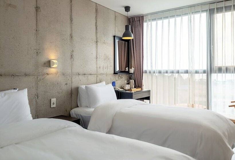 スタンダードルーム, Stay Interview Jeju