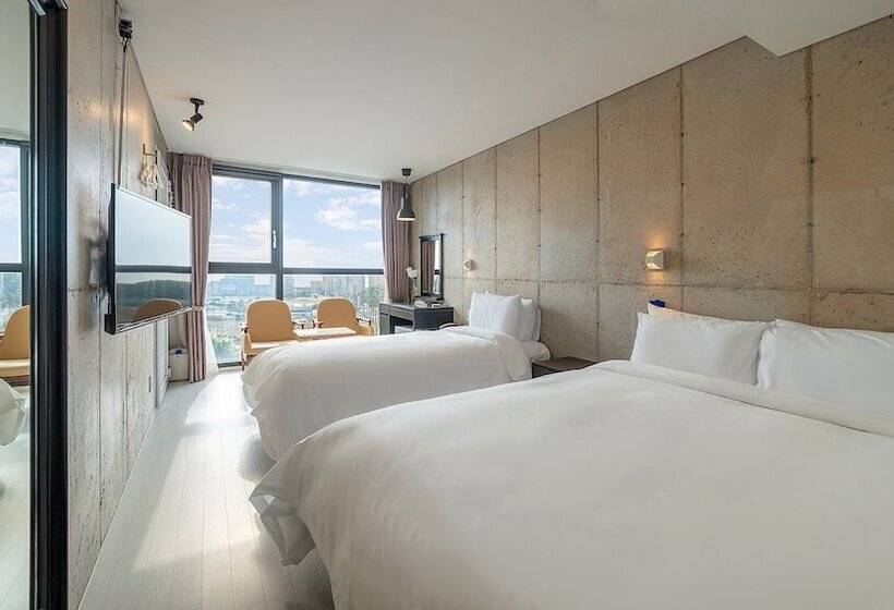 ファミリールーム, Stay Interview Jeju