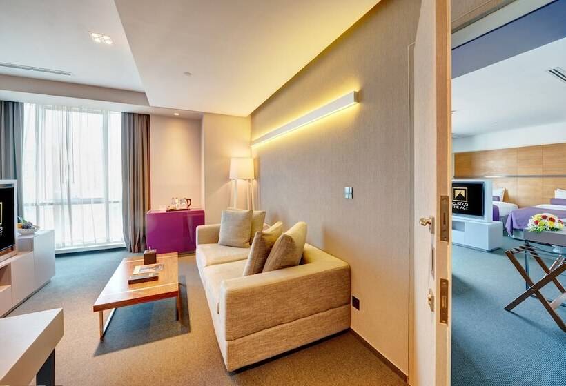 Номер Superior, The Act Hotel Sharjah