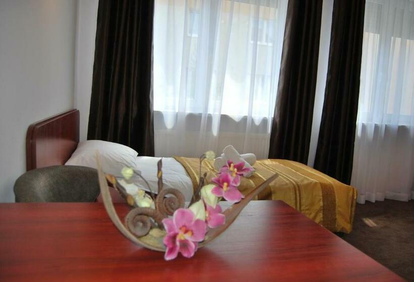 3-Bett-Standardzimmer, Villa Victoria