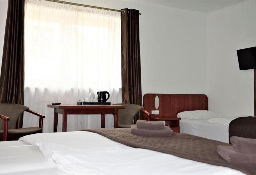 3-Bett-Standardzimmer, Villa Victoria