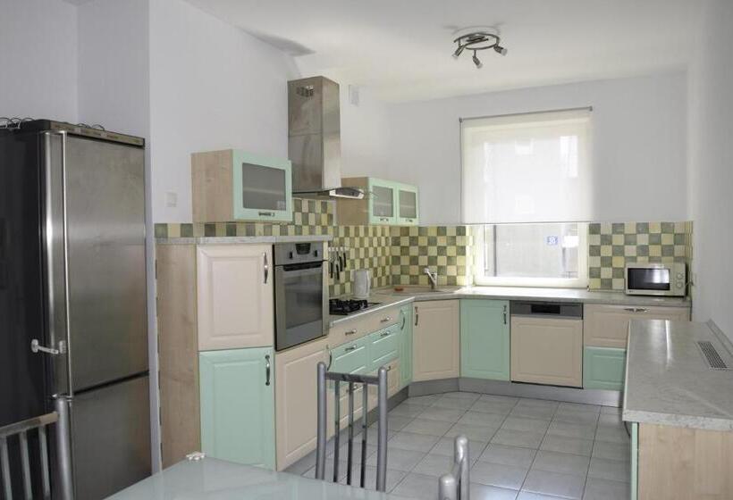 2 Schlafzimmer Apartment, Villa Victoria