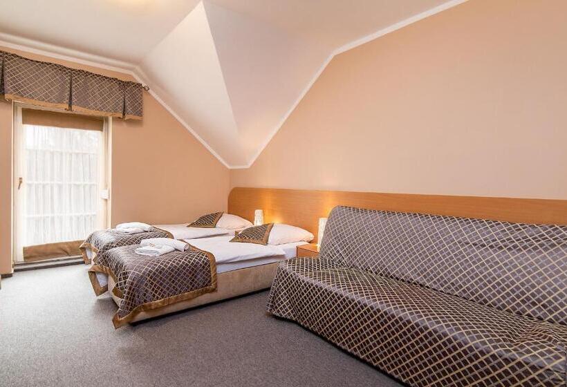 חדר סטנדרט עם מרפסת, Willa Kłodzko Zacisze   Sauna   Siłownia   Komnata Solna