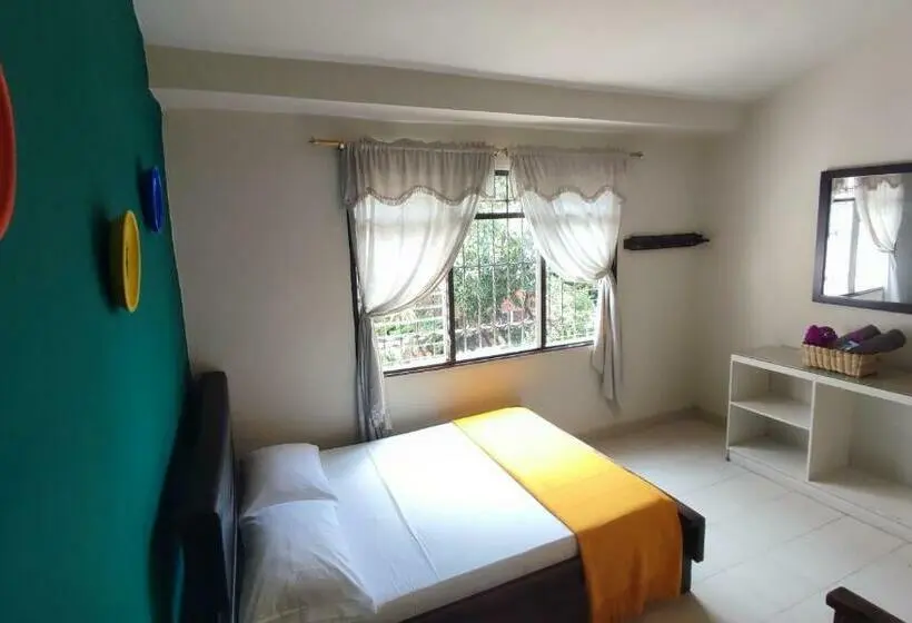 Standard-huone Jaettu Kylpyhuone, Macondo Hostel