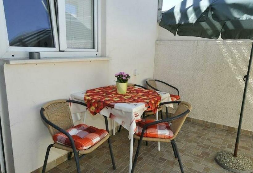 آپارتمان 1 خوابه با چشم‌انداز باغ, Villa Katarina