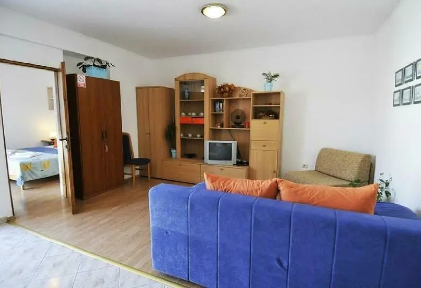 آپارتمان 1 خوابه با چشمانداز باغ, Villa Katarina