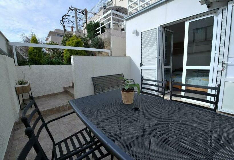 آپارتمان 1 خوابه با چشم‌انداز باغ, Villa Katarina