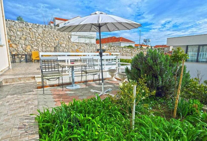 غرفة قياسية مزوَّدة بتراس, Villa Katarina
