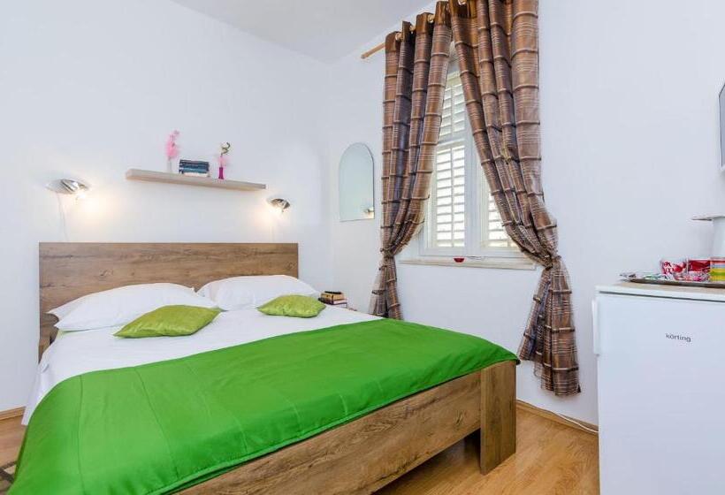 اتاق استاندارد با بالکن, Villa Katarina