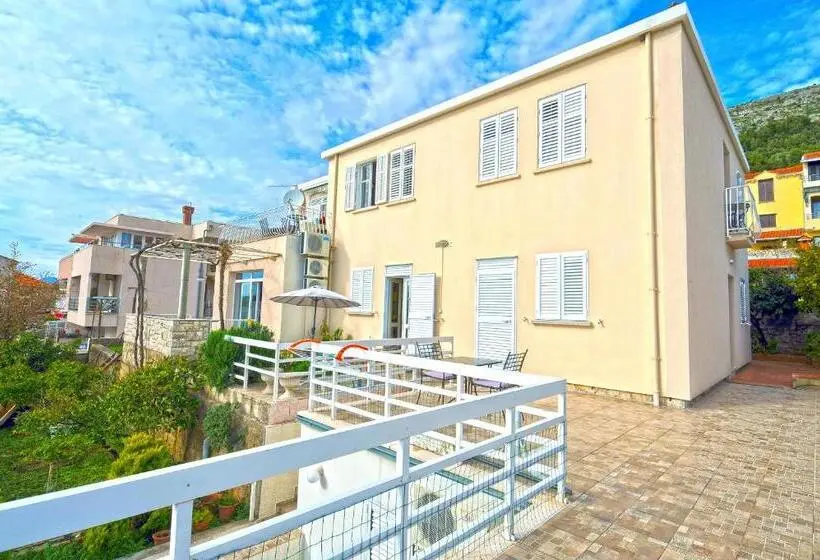 استودیوی استاندارد با چشمانداز دریا, Villa Katarina