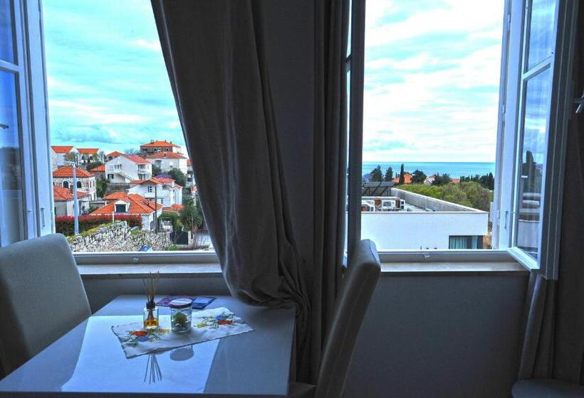 استودیوی استاندارد با چشم‌انداز دریا, Villa Katarina