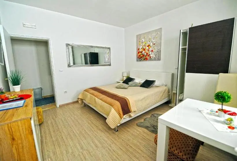 استودیوی استاندارد با چشمانداز دریا, Villa Katarina