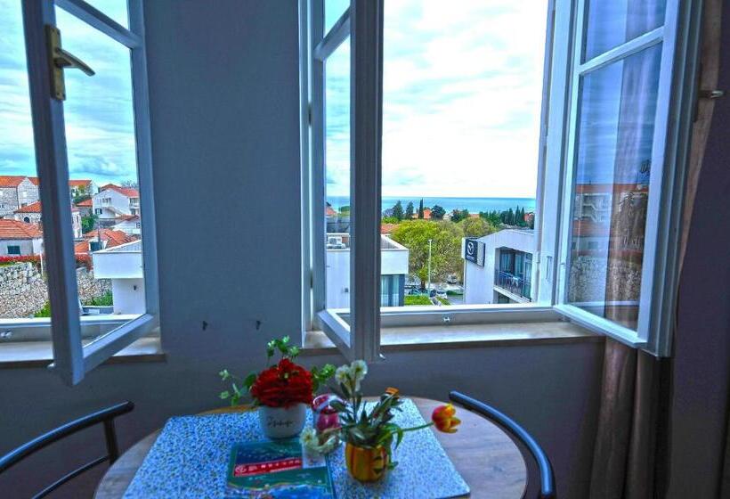 اتاق استاندارد با چشم‌انداز دریا, Villa Katarina