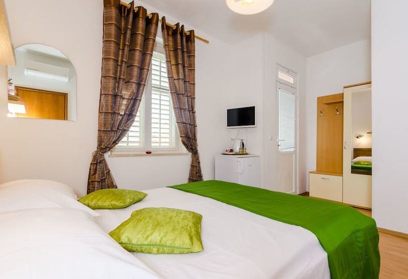 اتاق استاندارد با بالکن, Villa Katarina