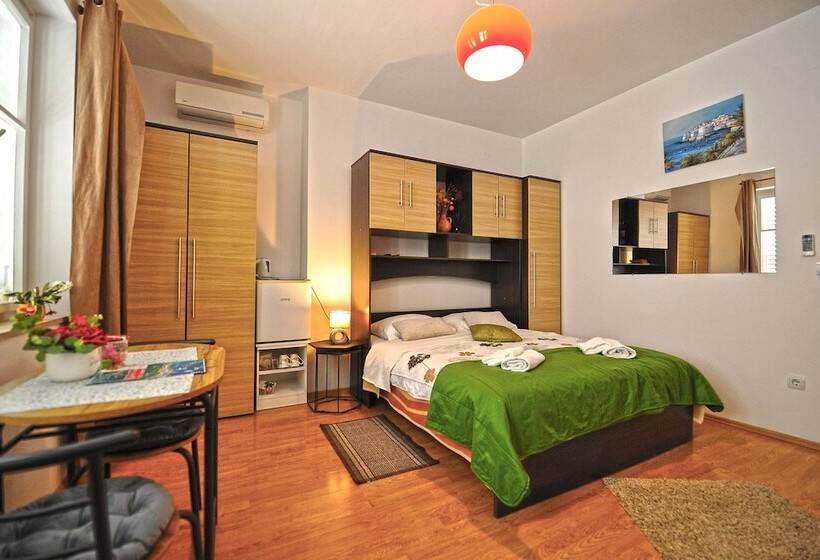 اتاق استاندارد با چشم‌انداز دریا, Villa Katarina