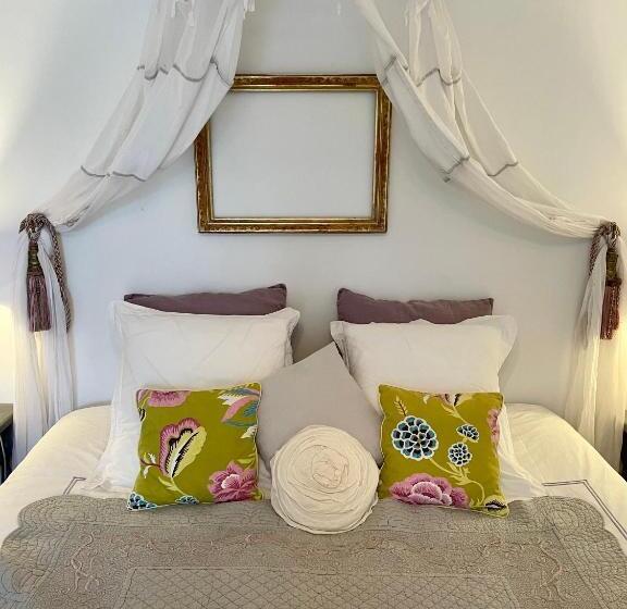 إستديو قياسى مطل على حمام السباحة, B&b Le Mas Du Galoubet