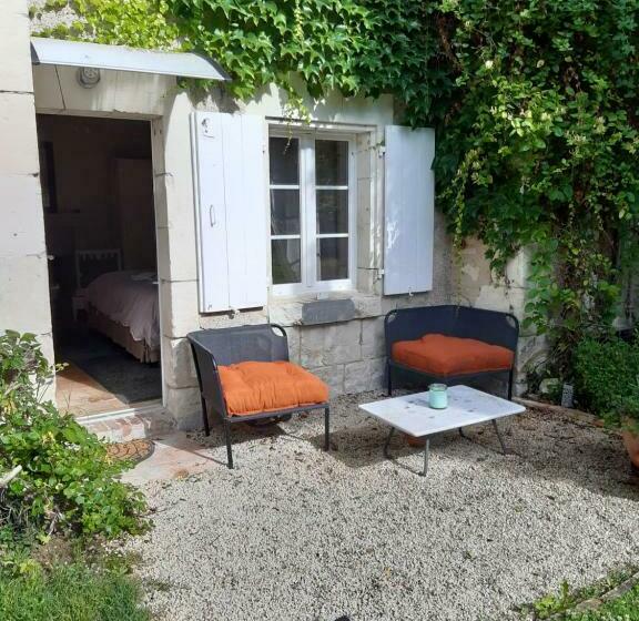 جناح مزود بتراس, Domaine Les Feuillants