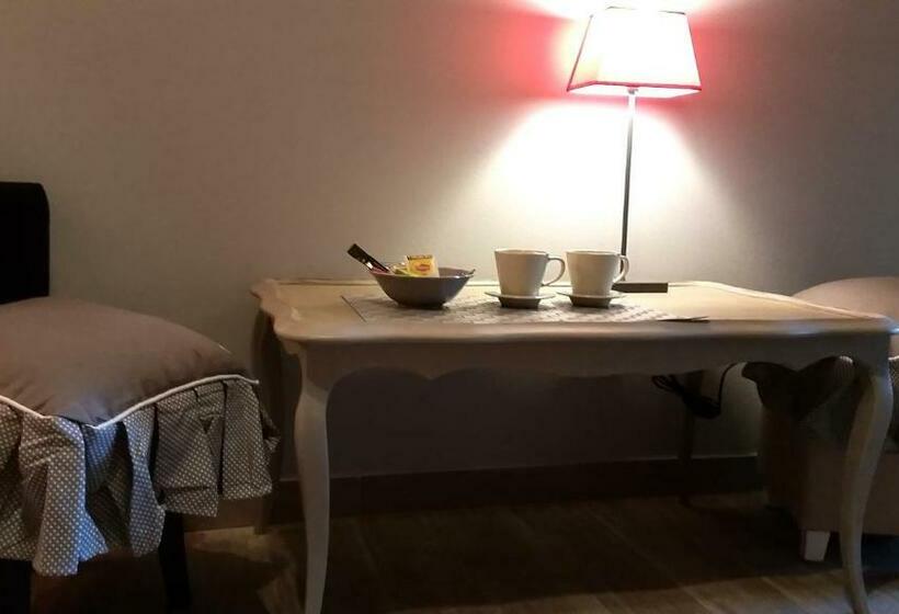 스탠다드 룸 킹사이즈 침대, Domaine Les Feuillants