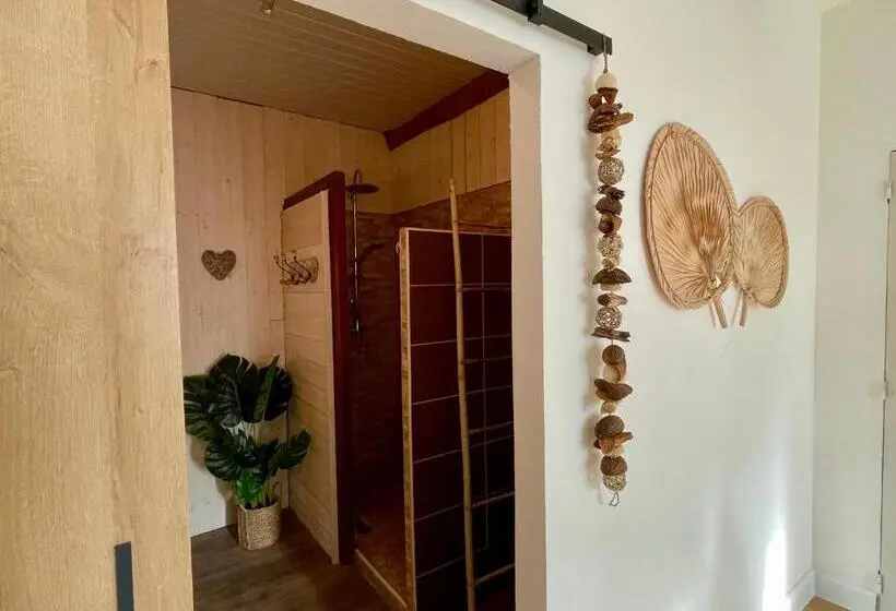 اتاق استاندارد با چشم‌انداز باغ, La Naomath   Maison D Hôtes, Hébergement Insolite & Gîte