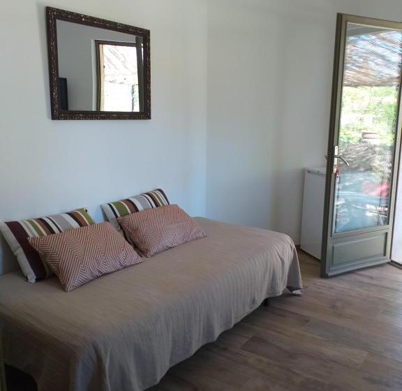 סטודיו סטנדרט עם מרפסת, Les Chêneslierres