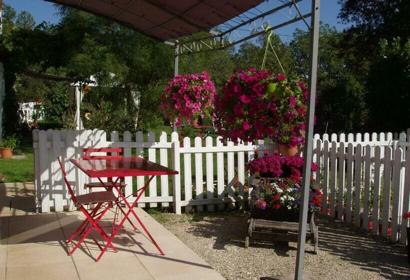 إستوديو قياسى مزودة بتراس, Le Mas De Gramat