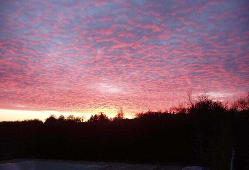 غرفة قياسية مطلّة علي الحديقة, Le Mas De Gramat