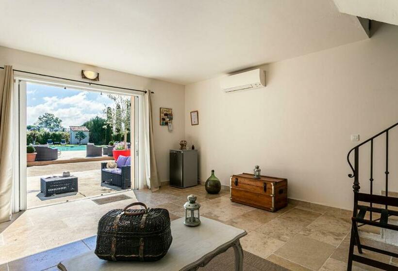 מיטת קינג בסוויטה, Mas Saint Julien