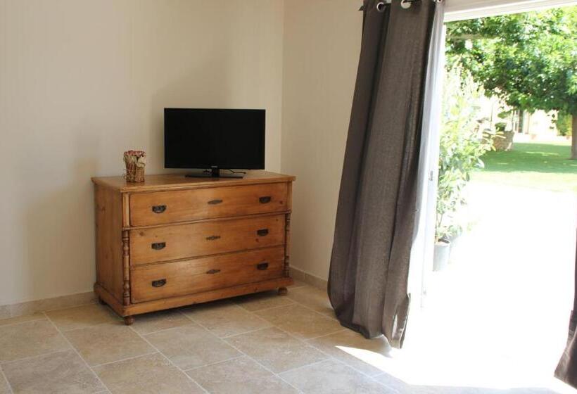 מיטת קינג בסוויטה, Mas Saint Julien