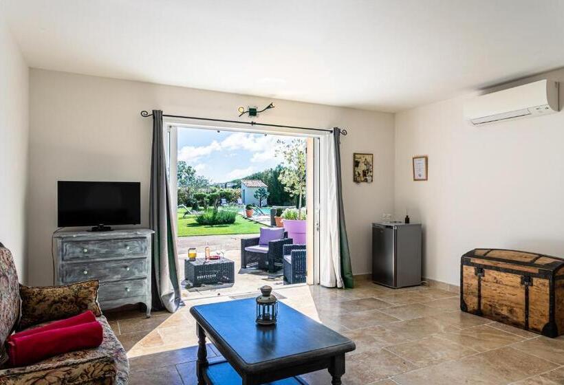 מיטת קינג בסוויטה, Mas Saint Julien