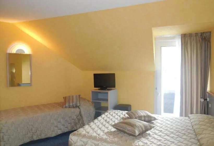 インサイドトリプルスタンダードルーム, Au Relais De L Oust