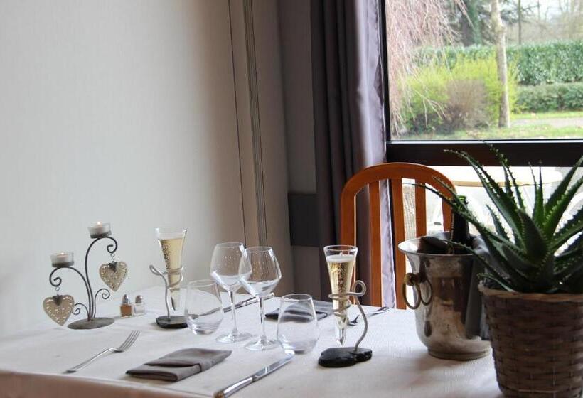 Номер Стандарт с Террасой, Au Relais De L Oust