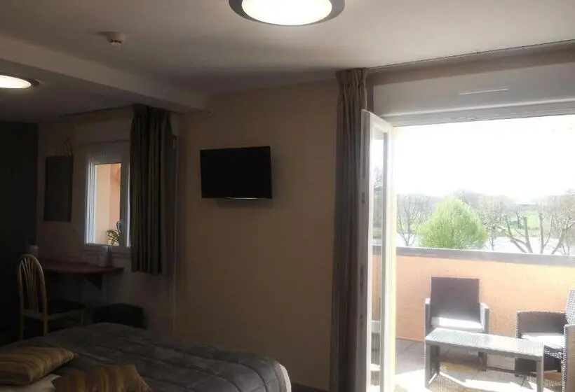 ファミリールーム, Au Relais De L Oust