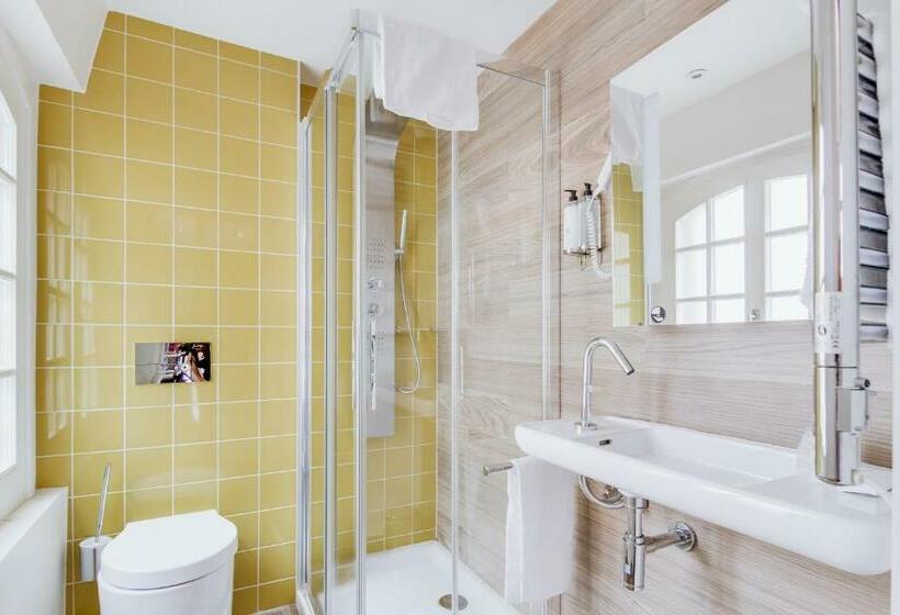 스탠다드 룸 킹사이즈 침대, Du Jeu De Paume