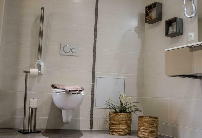 适合残疾人使用的标准间, La Bonne Auberge