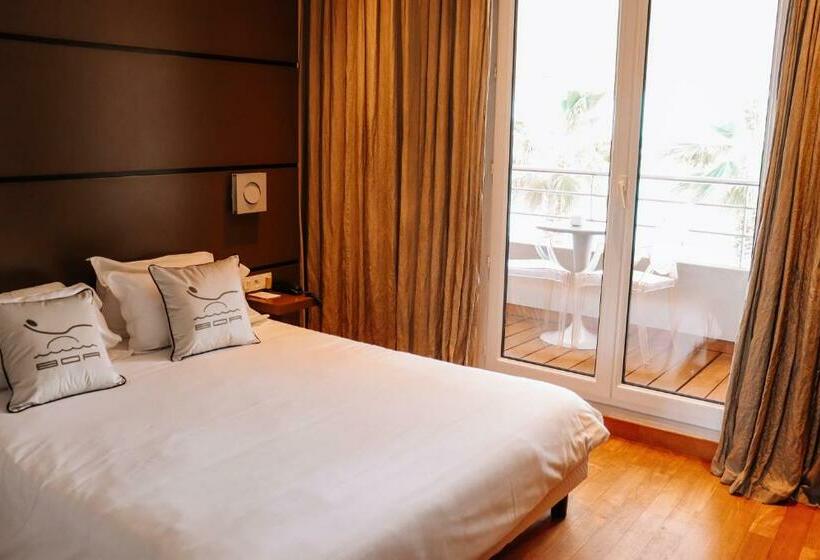 اتاق پرمیوم با چشمانداز دریا, Hôtel Bor