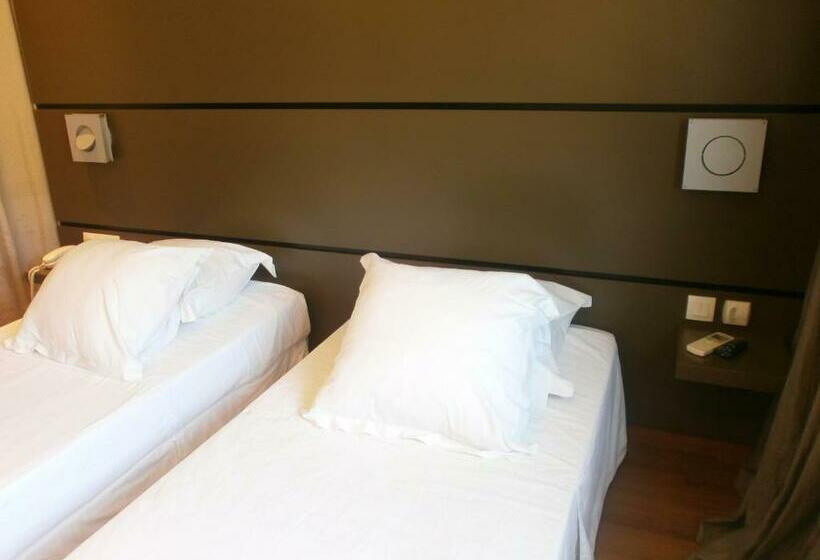 اتاق اجرایی با چشمانداز دریا, Hôtel Bor