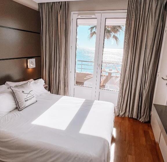 اتاق استاندارد با چشمانداز دریا, Hôtel Bor