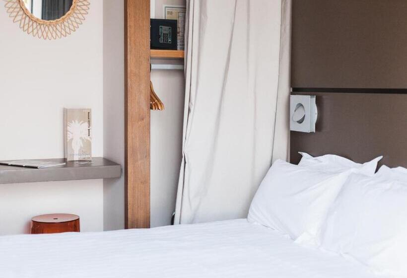 اتاق استاندارد با چشمانداز دریا, Hôtel Bor