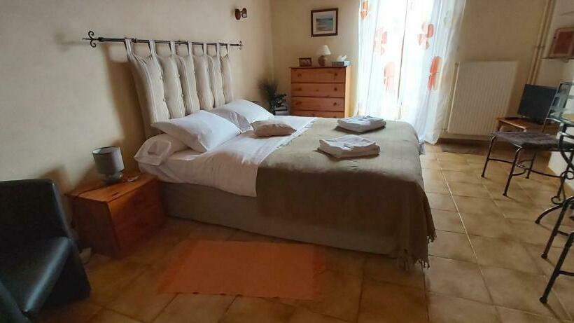 غرفة قياسية مطلّة علي الحديقة, Chambres D Hotes Les Chiens Verts, Jardin, Terrasse, Parking Privé