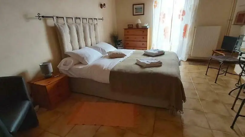 Standard-huone Puutarhanäkymä, Chambres D Hotes Les Chiens Verts, Jardin, Terrasse, Parking Privé