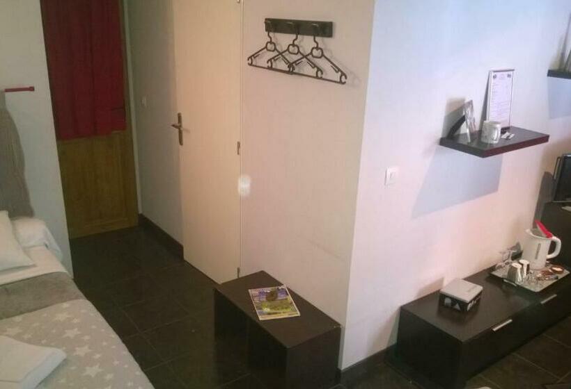 غرفة قياسية, Chambres D Hotes Les Chiens Verts, Jardin, Terrasse, Parking Privé