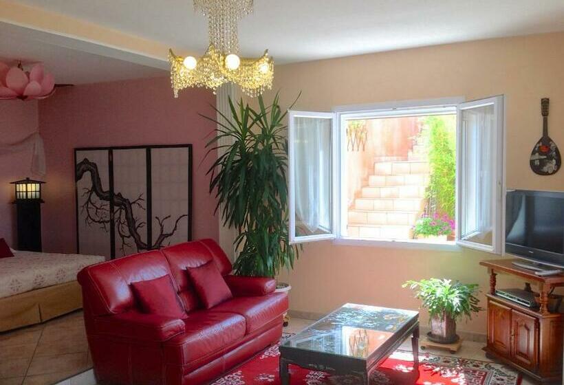 דירת חדר סופריור, Chambres D'hôtes Les Noisetiers