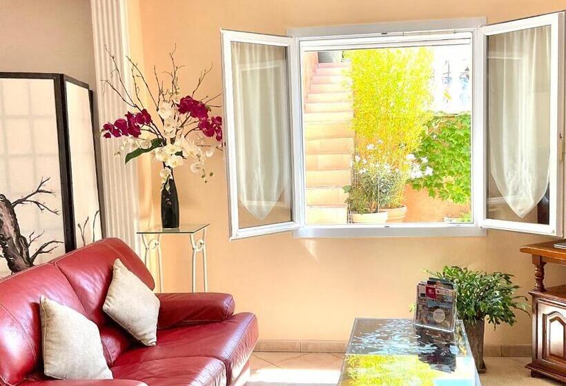 דירת חדר סופריור, Chambres D'hôtes Les Noisetiers