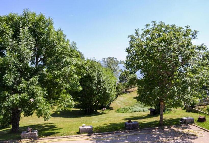 Люкс, Château Serigues