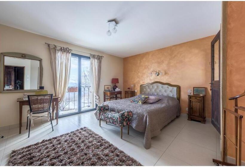 スタンダードルーム, Château Serigues