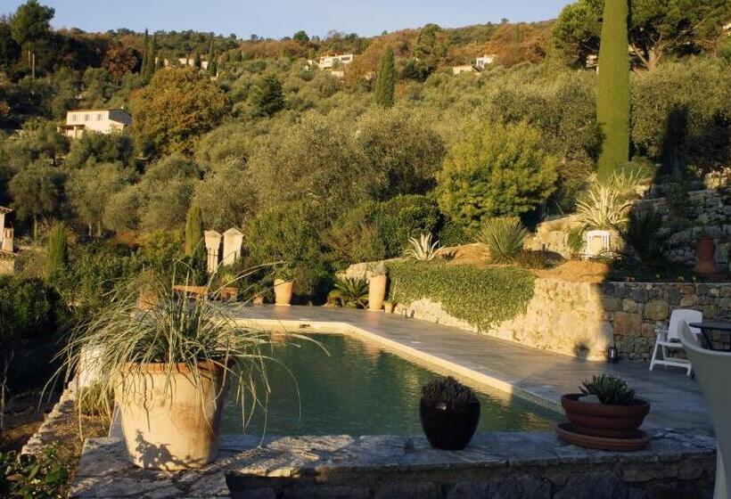 Comfort room with mountain view, La Bergerie St Antoine