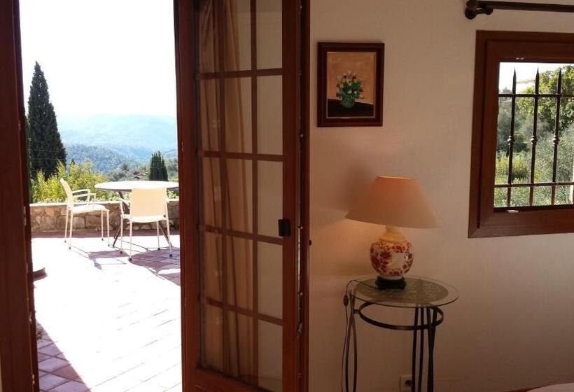 Comfort room with mountain view, La Bergerie St Antoine