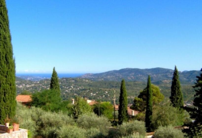 ガーデンビュースタンダードルーム, La Bergerie St Antoine