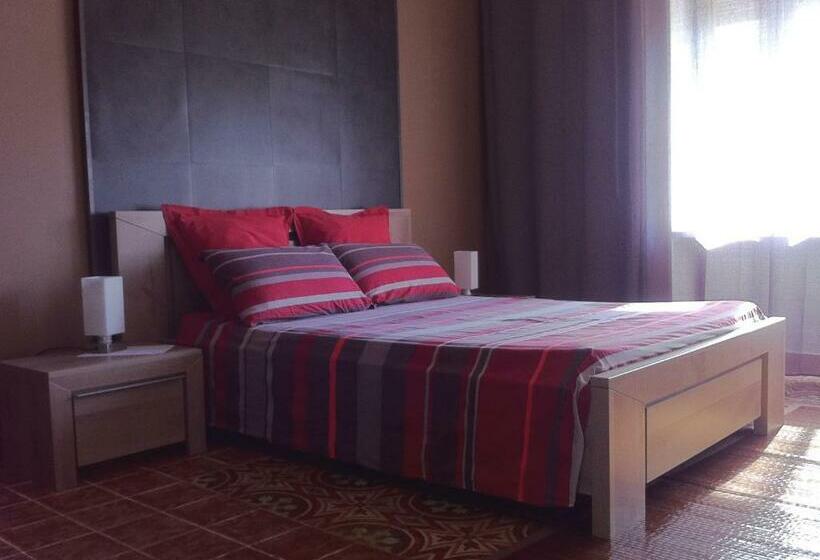 コンフォートルーム, La Cigaline