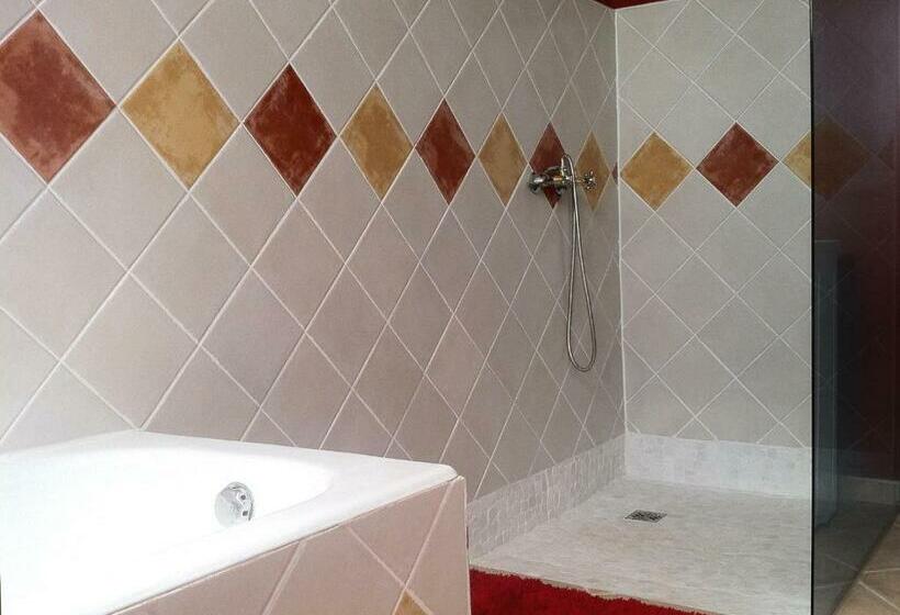 コンフォートルーム, La Cigaline